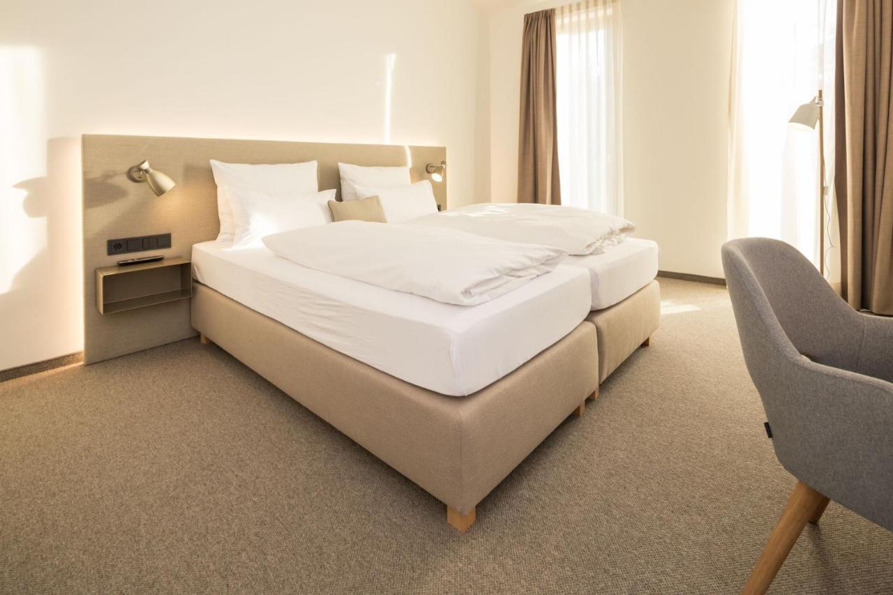 Das Acker Hotel Нойбург-ан-дер-Донау Екстер'єр фото